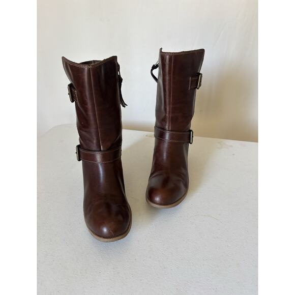 Clarks Boots 9 Womens Brown Leather Buckles Zip 2' Heel Round Toe - Picture 1 of 12